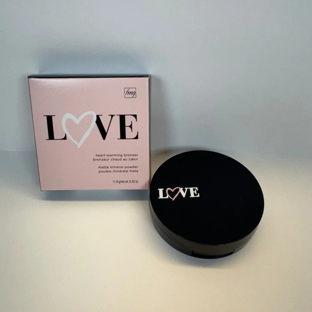 NIB AVON Bronzer *SUNSET KISS* 0.42oz Matte‎ Mineral Powder fmg Colors of Love